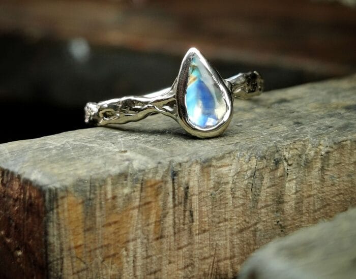 0649fc_48a1a0bbef9b4f358bc6de1cb4753358mv2.jpg Mėnulio magija – Paveikslėlis 1