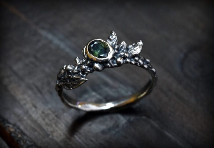 Botaninis žiedas su safyru – Paveikslėlis 1