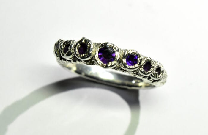 Septyni ametistai – Paveikslėlis 1