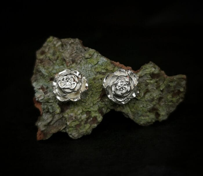 0649fc_9ff79d23e3aa409aae43ac5fe380a9a7mv2.jpg Sidabrinės rožės - Image 1