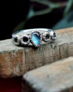 Mėnulio akmenų žiedas