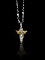 Dangiškasis globėjas su mėlynu deimantu