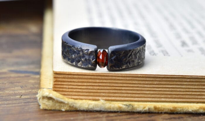 0649fc_be2080cb206d4cdf9abf7dfe11178655mv2.jpg Titanas su granatu – Paveikslėlis 1