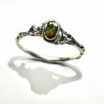 Smulkus žiedas su opalu