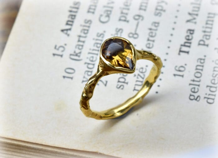 0649fc_f21345540e474d0c865cc5ee874ca6a2mv2.jpg Žiedas Saulėgrįža – Paveikslėlis 1